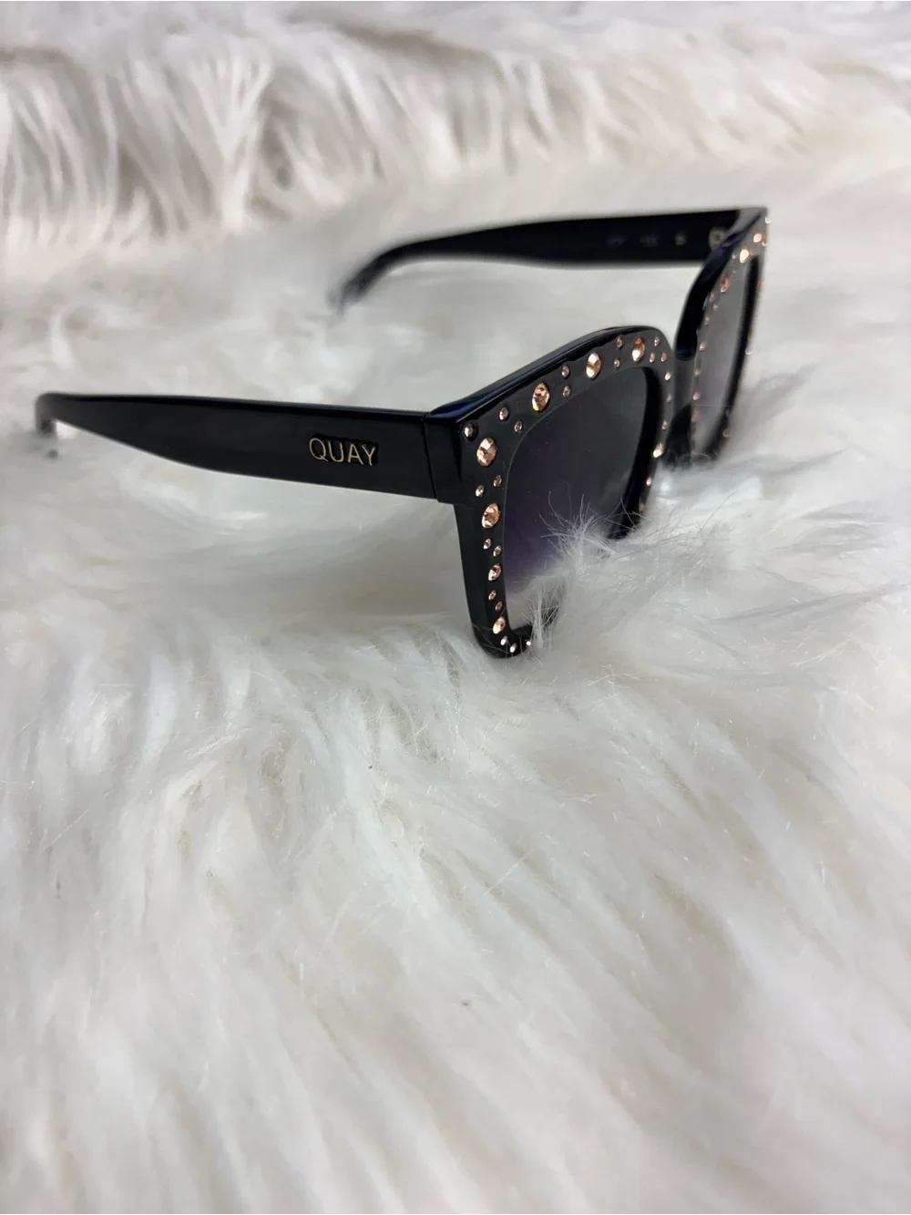 * | QUAY | Itd ed lizzo collab crystal studded square frames smoke fade lenses.